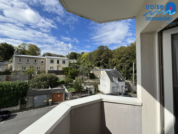 T2 MEUBLE – BALCON –  PARKING